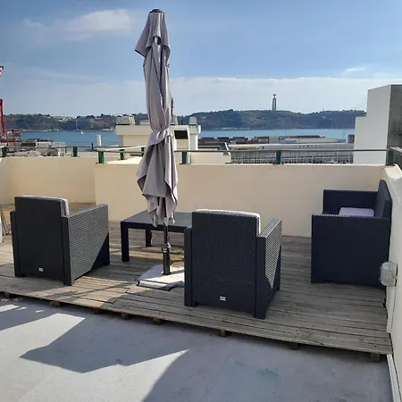 Sobre O Rio Apartment Lisbon